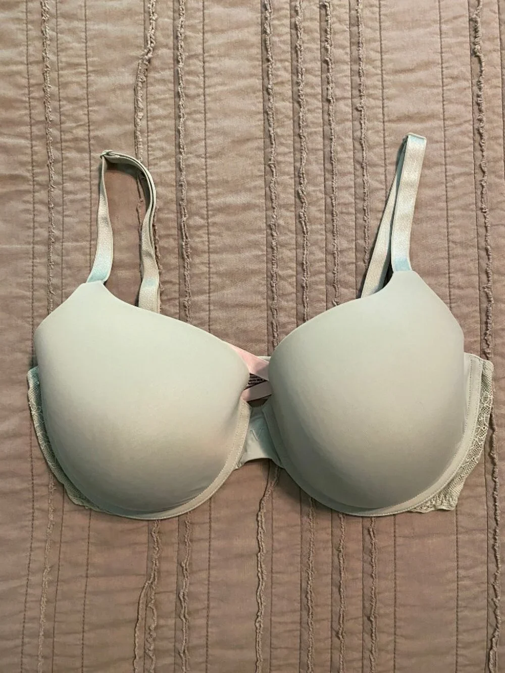 Victoria’s Secret - 36DDD - Lightly Lined T-Shirt Demi Bra - Pale Green Lace